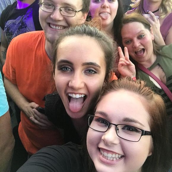 Meet the Posher Other - Meet your Posher, Sara